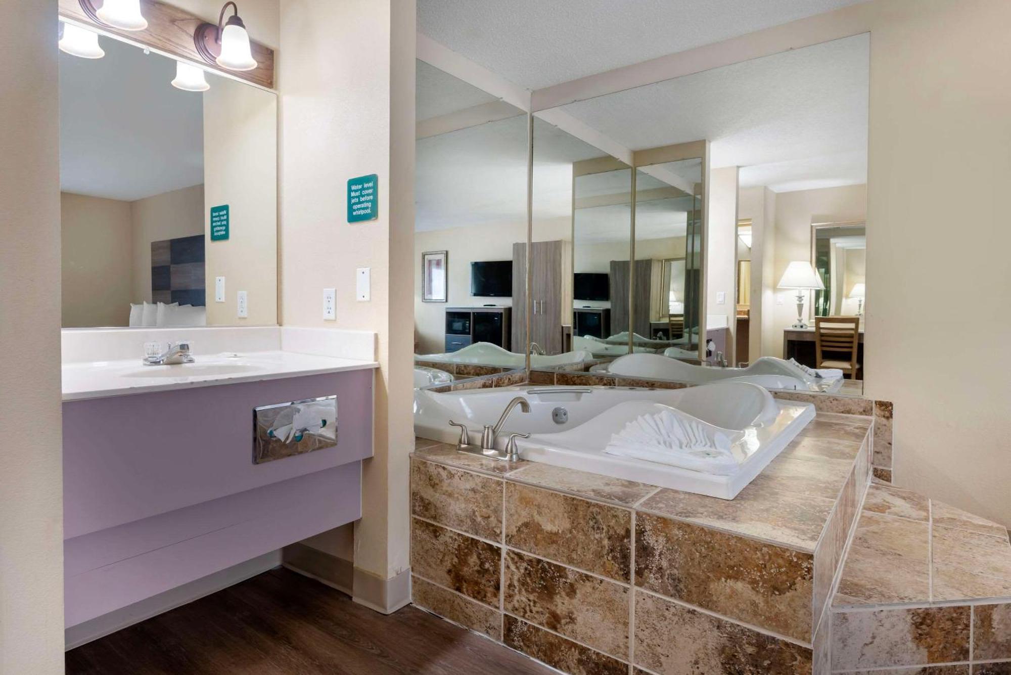 Quality Inn Bemidji Bagian luar foto