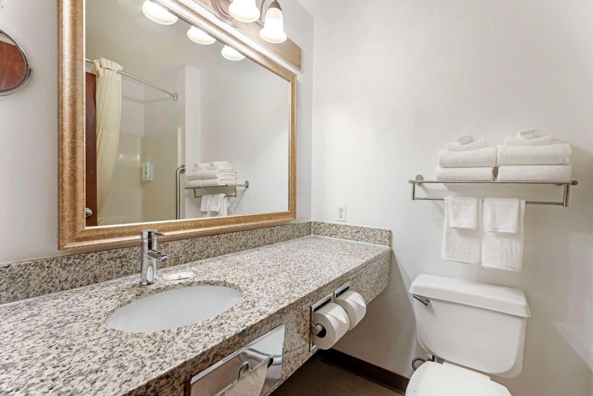 Quality Inn Bemidji Bagian luar foto