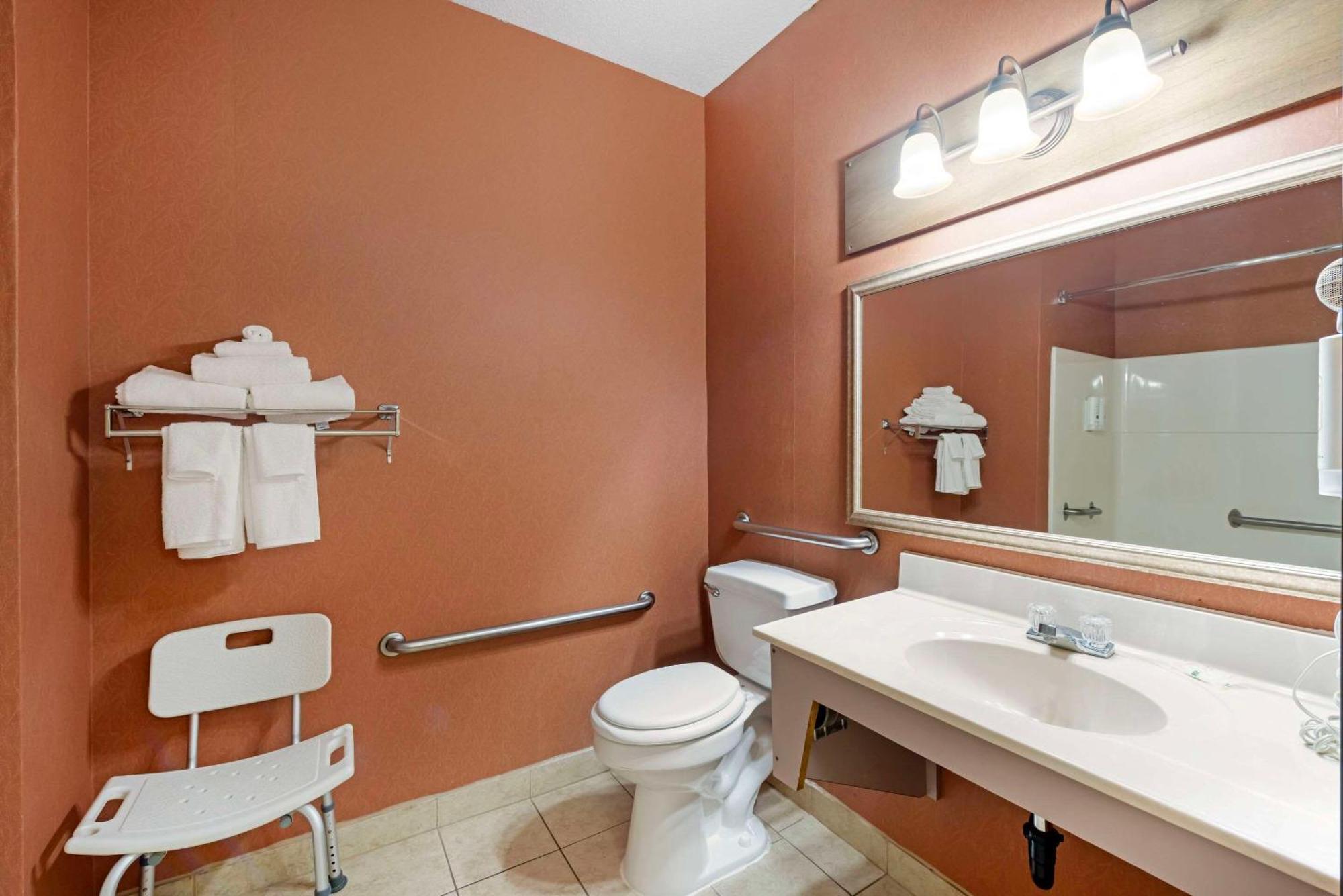 Quality Inn Bemidji Bagian luar foto